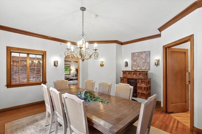 Building Photo - "Luxurious 5-Bedroom Spokane Retreat with Pool, Guest Suite, and Stunning Finishes!"