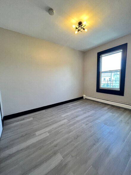 8 Sheffield St 3L - 9 Sheffield St