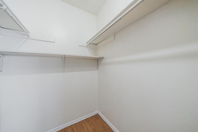 Building Photo - 5807 Spring Meadow Rd