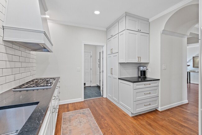 Building Photo - 105 Silverado Trail