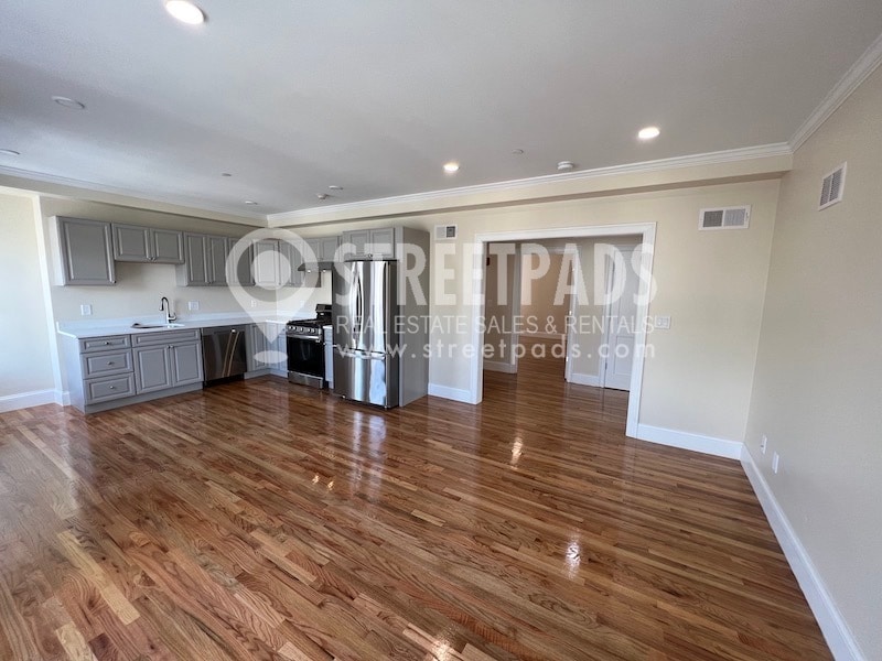 Building Photo - 201 Harvard Ave