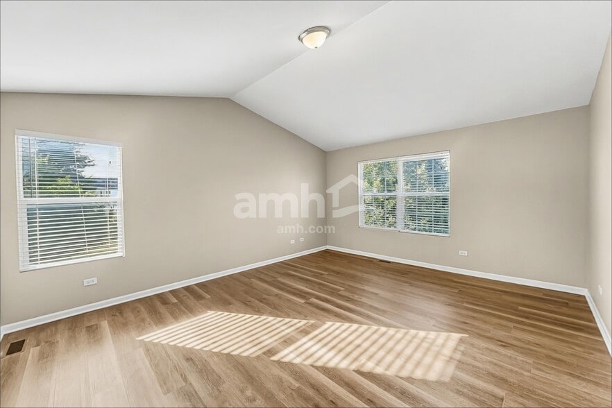Building Photo - 6408 Roth Dr