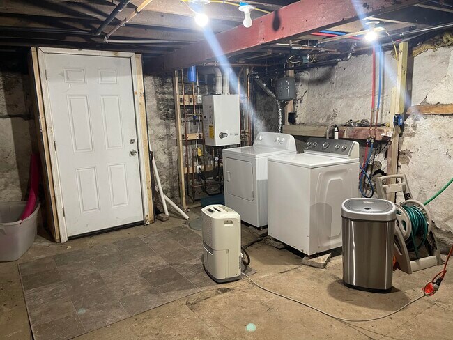 Wash/Dryer in Basement - 204 Jefferson St