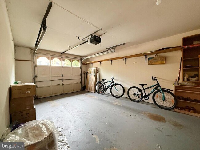 Building Photo - 7136 Swansong Wy