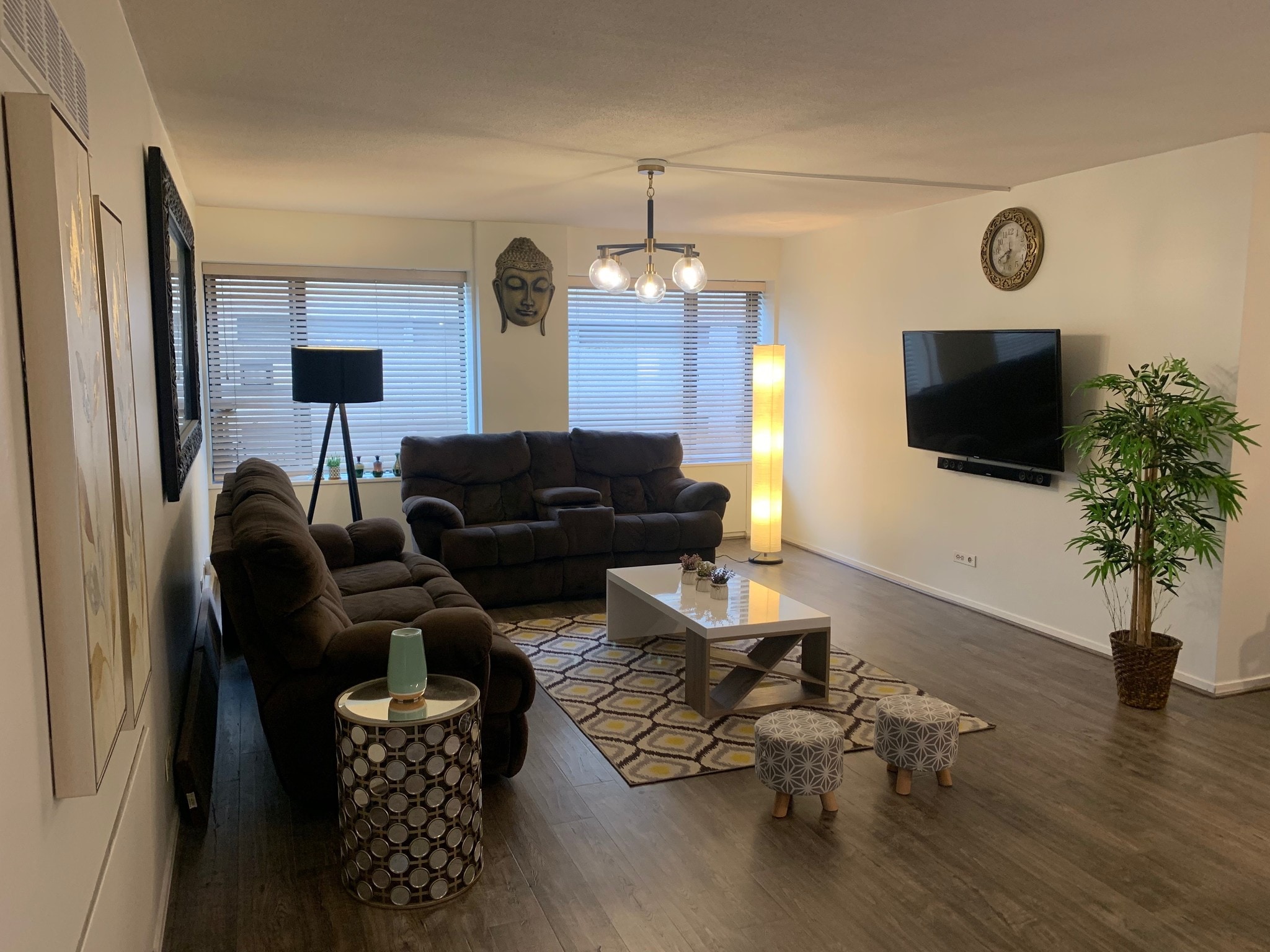 Living area - 19 1st St S