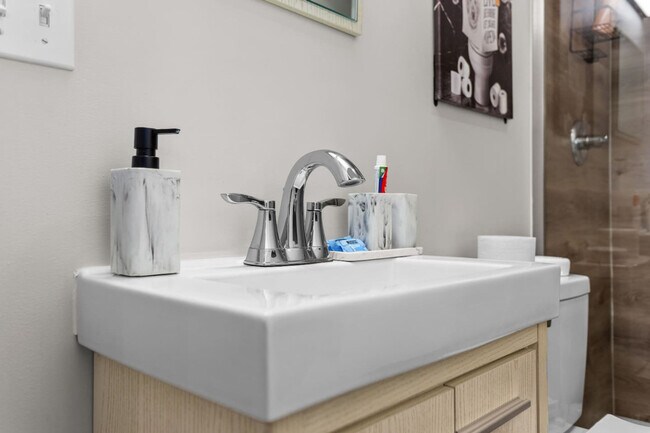 Building Photo - 1800 W Bethune St