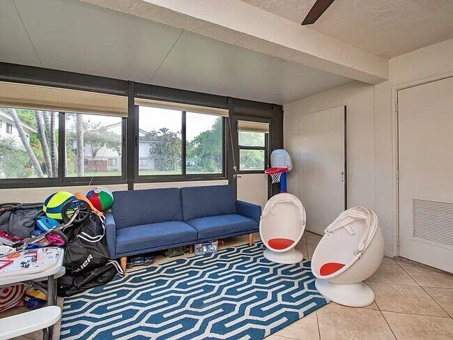 Building Photo - 7670 Lago Del Mar Dr