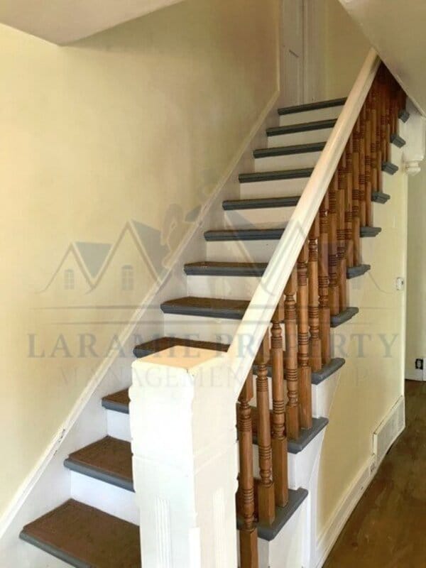 Building Photo - 911 E Steele St