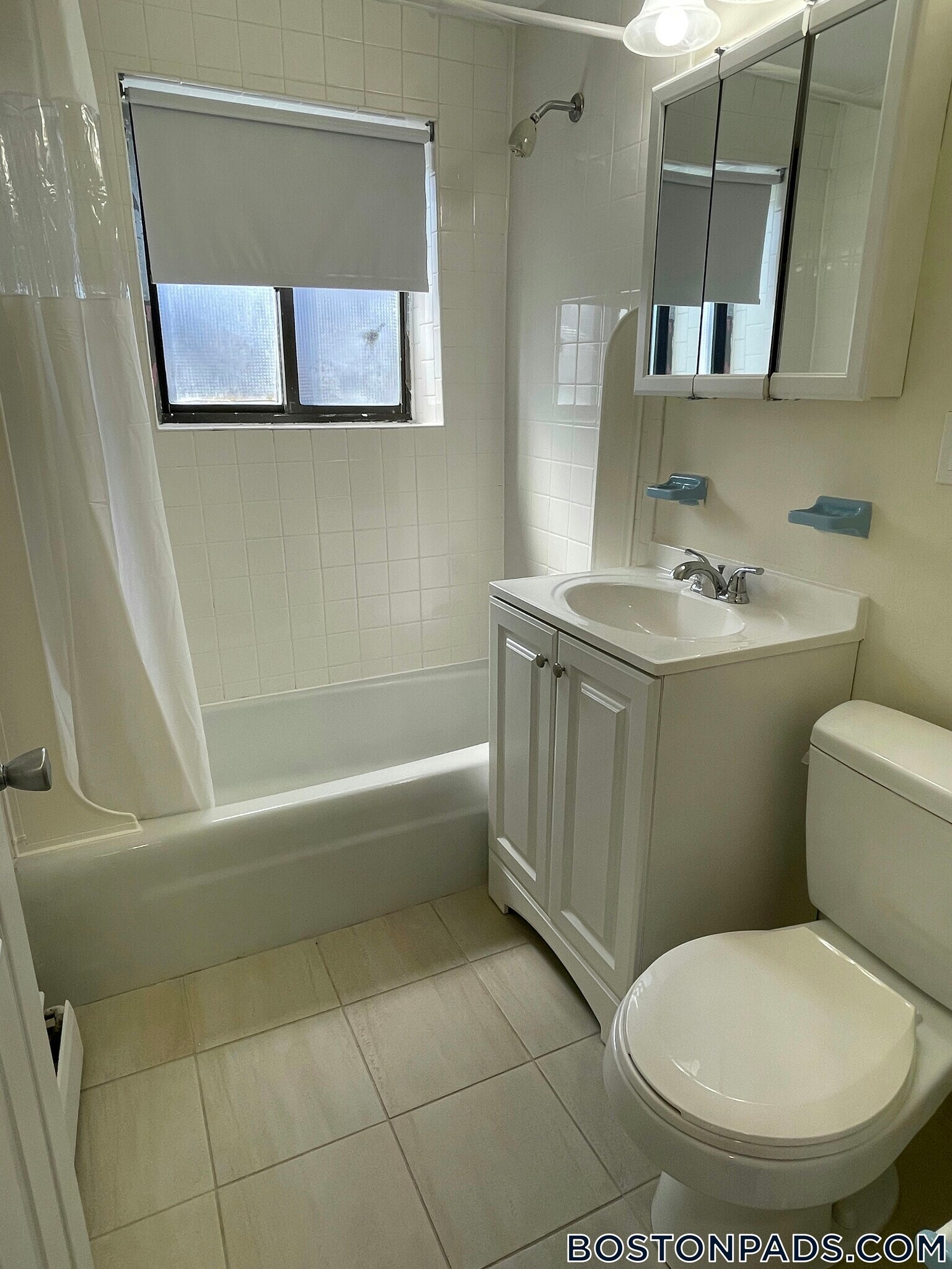 Building Photo - 122 Dustin St