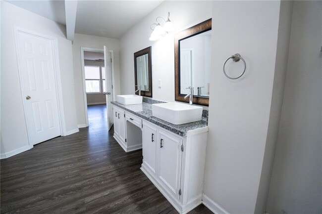 Building Photo - 965 Harwell St NW