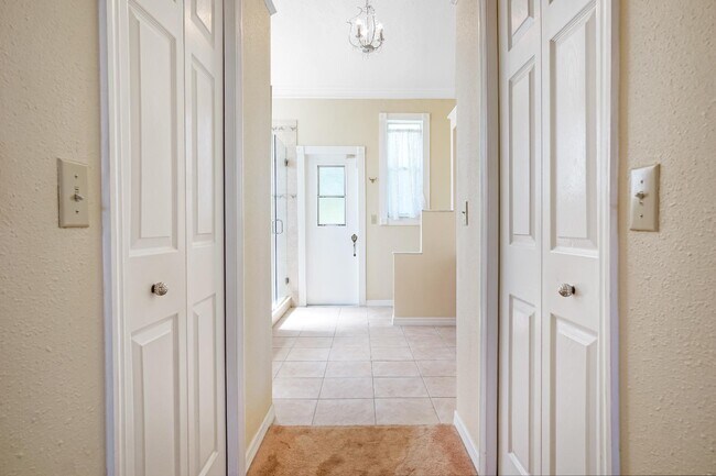 Building Photo - 458 Lytton Cir