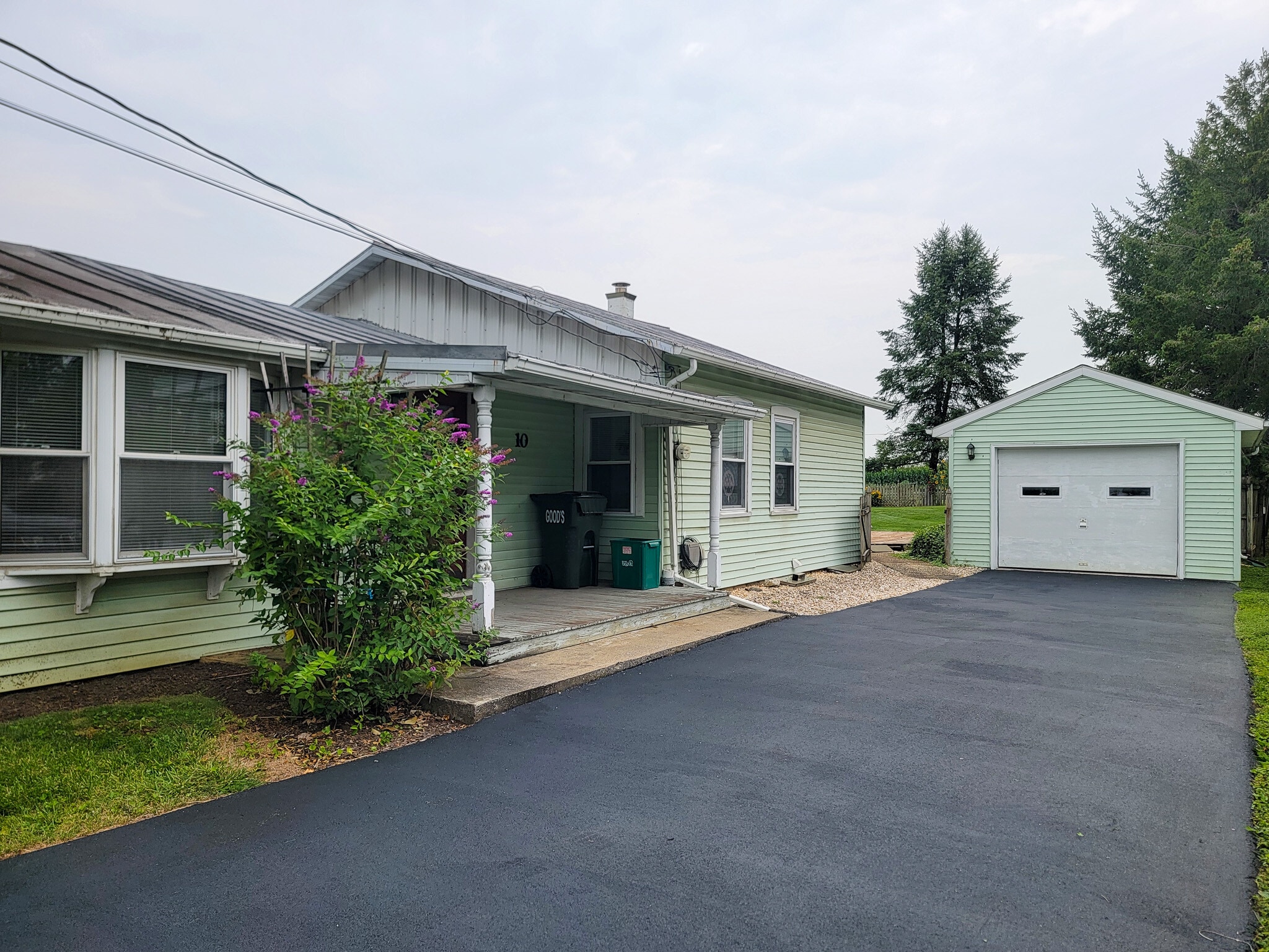 Building Photo - 10 N Farmersville Rd