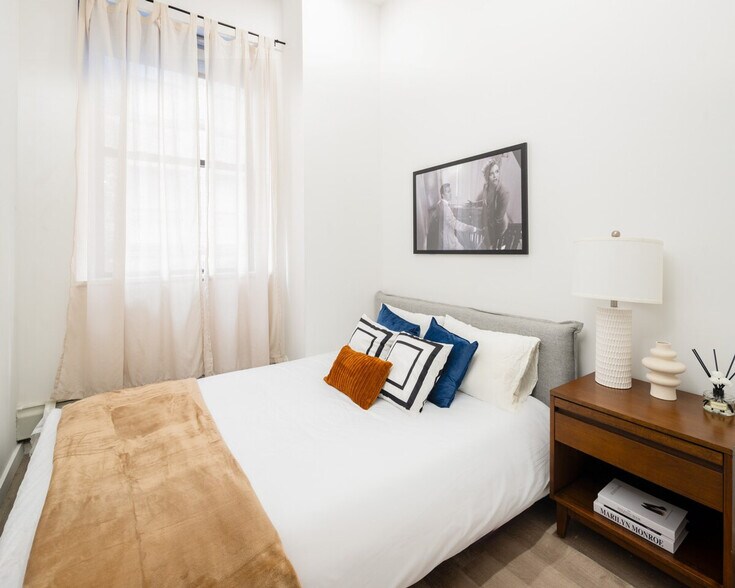 Building Photo - 46 Nassau St