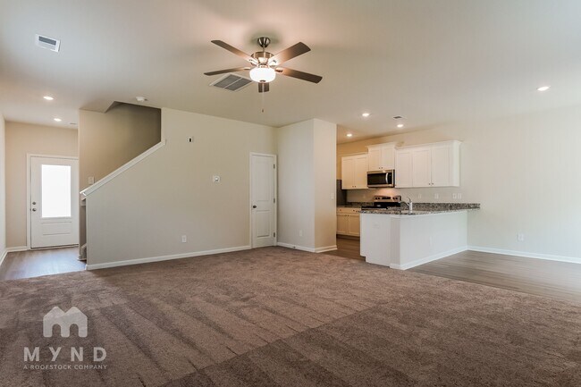 Building Photo - 124 Taverners Ln
