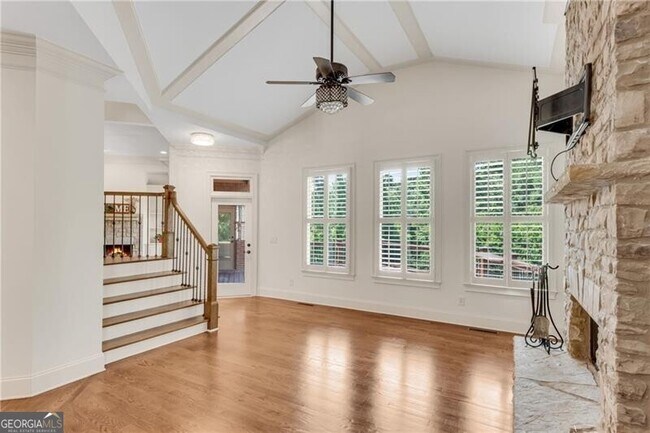 Building Photo - 5861 Yoshino Cherry Ln NE