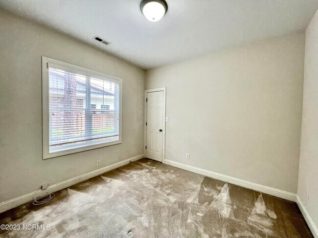 Building Photo - 514 Wallington Rd