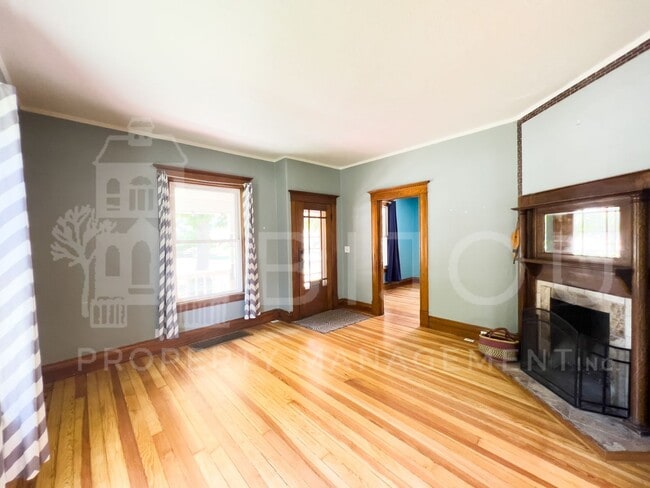 Building Photo - Patty Jewett Bungalow