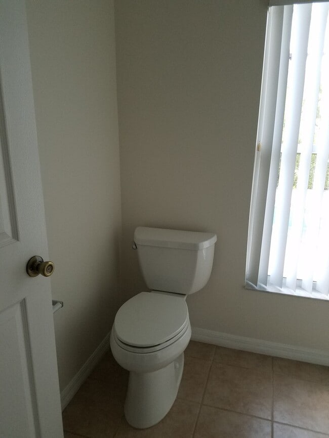 Building Photo - Newly carpeted  3 bedroom and 2 bath home ...