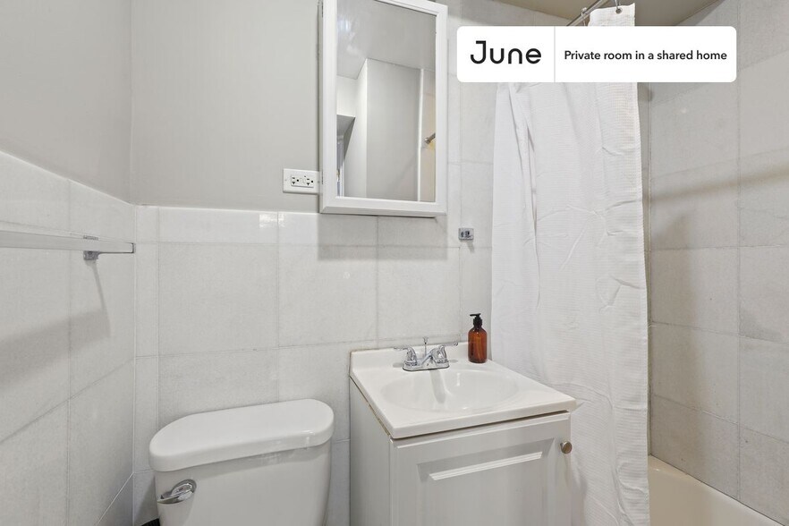 Building Photo - Room in Shared 3 bed/1 bath home in East Village