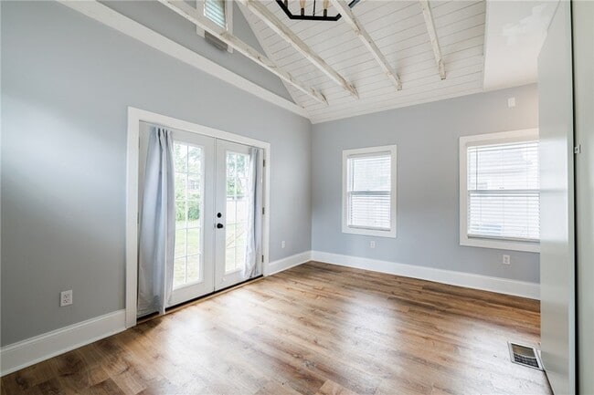 Building Photo - 222 Gregory St