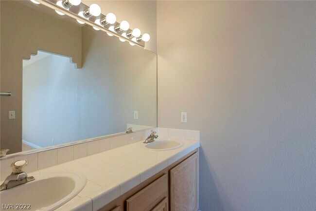 Building Photo - 1851 Hillpointe Rd