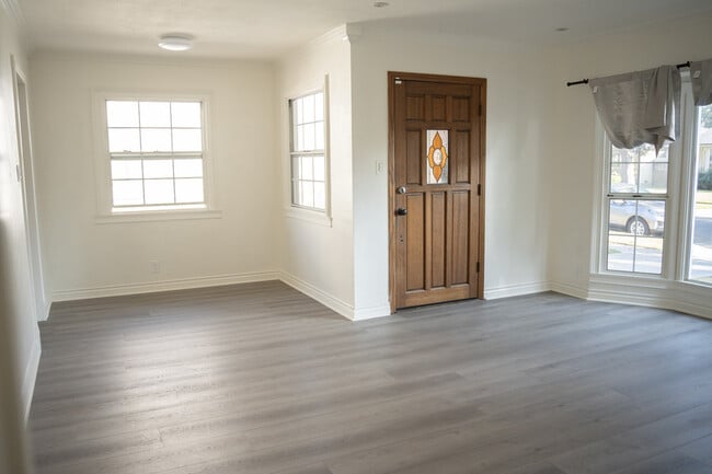 Building Photo - 4815 Hersholt Ave