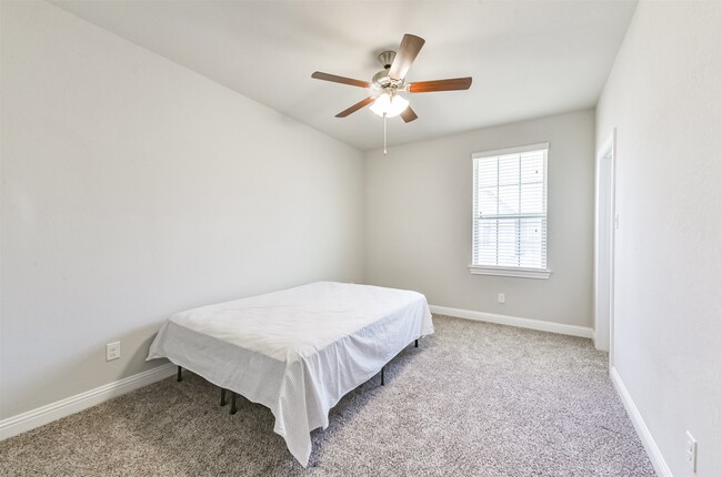 Building Photo - 18311 Harmony Bluff Ln