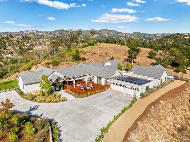 Building Photo - 987 Mark West Springs Rd