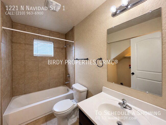 Building Photo - 1221 N Navidad St