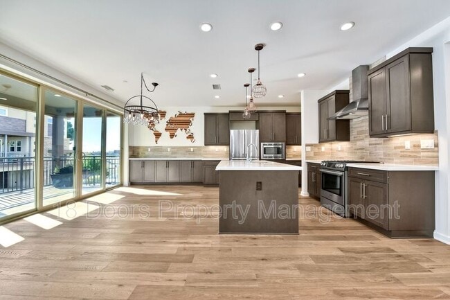 Building Photo - 8332 Ridge Ct