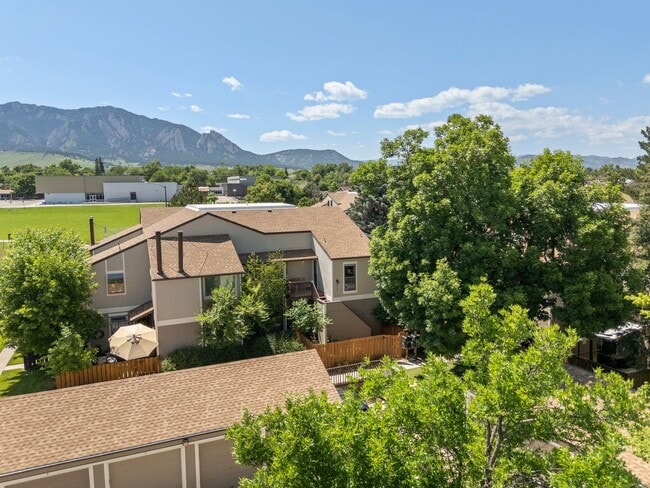 Building Photo - Bright & Peaceful 2BR Condo in South Bould...