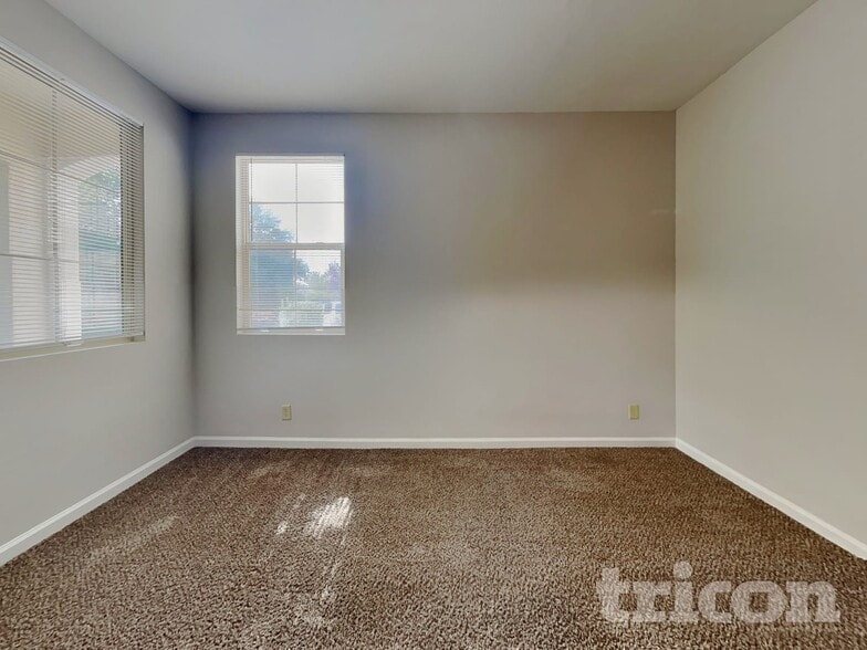 Building Photo - 9665 Meadowstar Dr