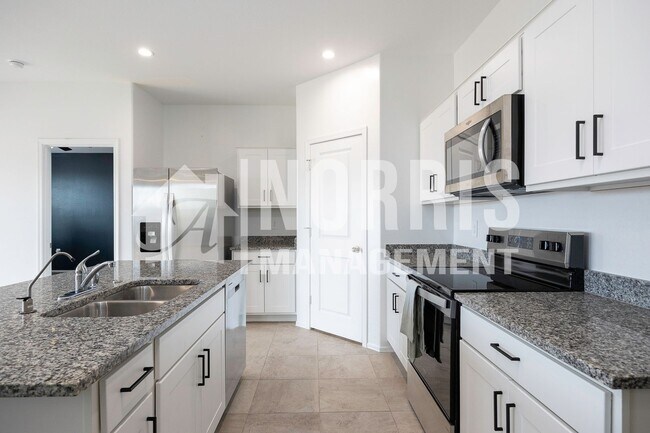 Building Photo - Beautiful Almost Brand New Home