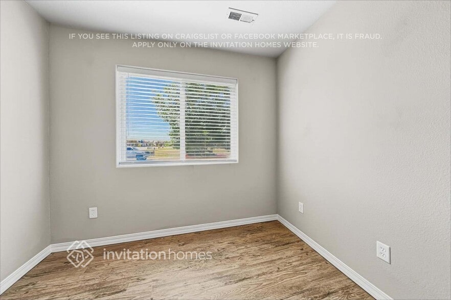 Building Photo - 3614 Saguaro Cir
