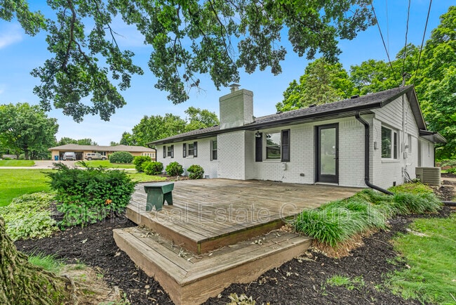 Building Photo - 8105 Allisonville Rd