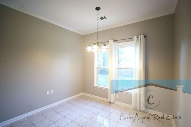 Building Photo - 4 bedroom 2 bath recently built home (Nett...