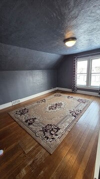 Building Photo - 2 bed 2bath home