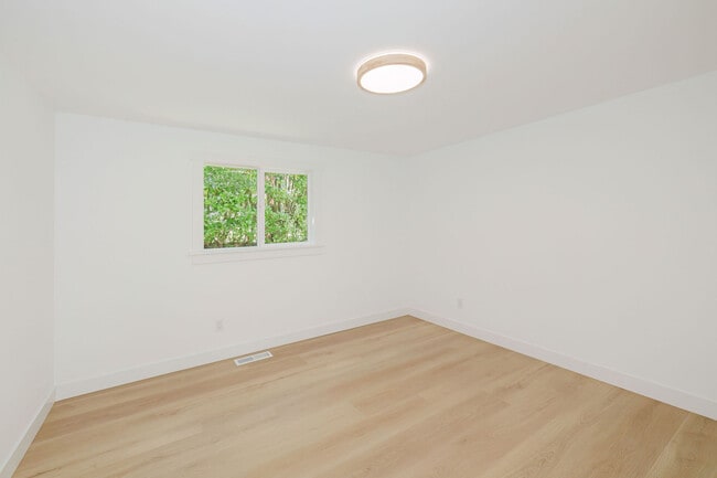 Building Photo - 1520 Morgan Rd NW