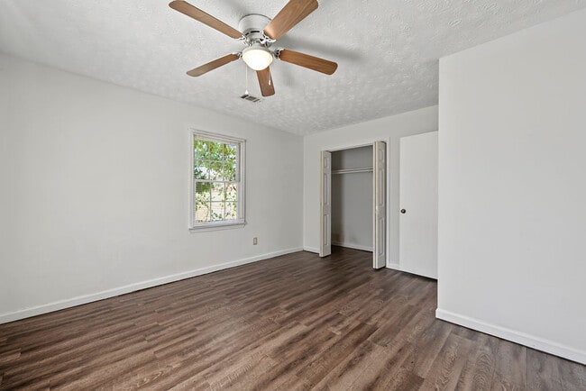 Building Photo - 2501 Riverchase Crossing NE