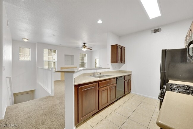 Building Photo - 5855 Valley Dr