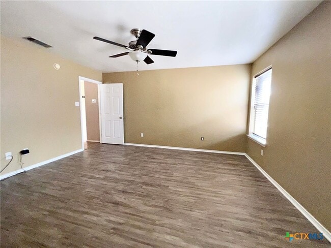 Building Photo - 2907 Wesley Dr
