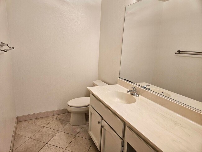 Building Photo - Superb Location for this Spacious 2 Bedroom 1.5 Bath Campbell Townhouse