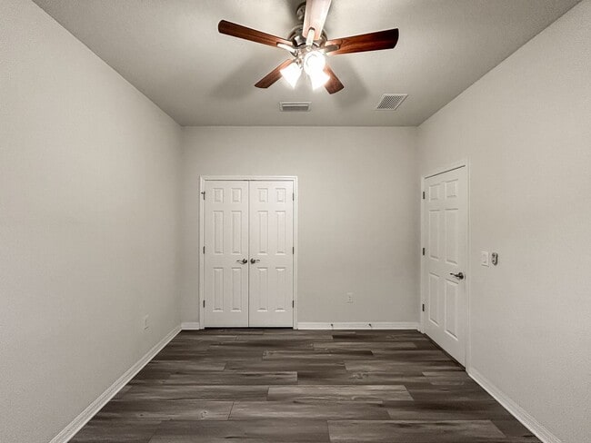 Building Photo - $1,500 OFF on Your 2nd Month’s Rent! Riverview Gem – 4BR/2BA Home with Screened-In Hot Tub & Solar!!