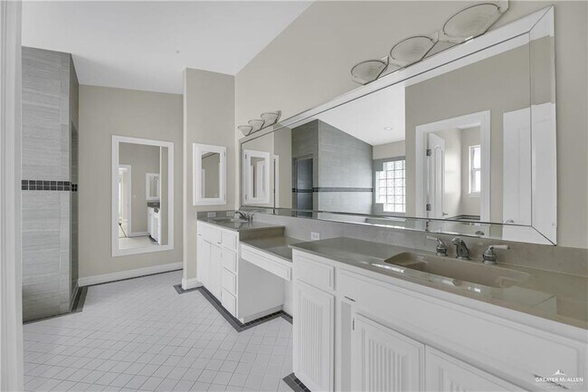 Building Photo - 33 Condor Ave