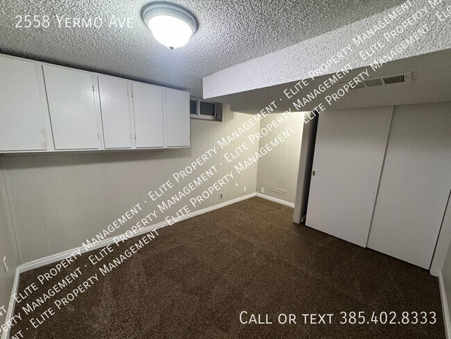 Building Photo - 2558 Yermo Ave
