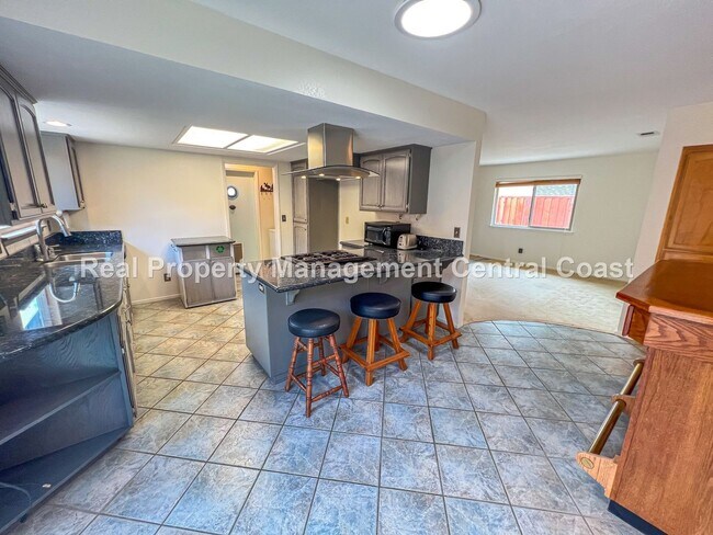 Building Photo - LEASE PENDING - Spacious Home in Nipomo - ...