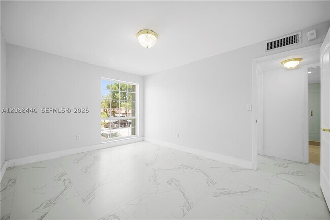 Building Photo - 7105 Miami Lakes Dr