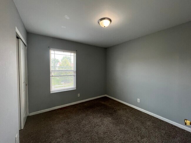Building Photo - 6960 N 89th St