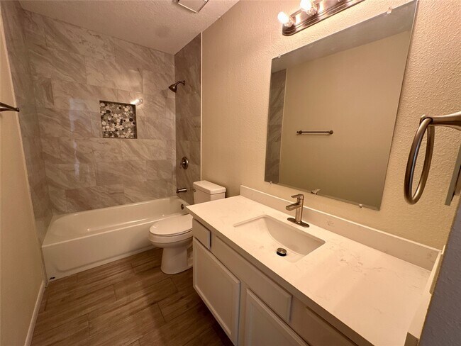 Building Photo - 18074 Glenledi Dr