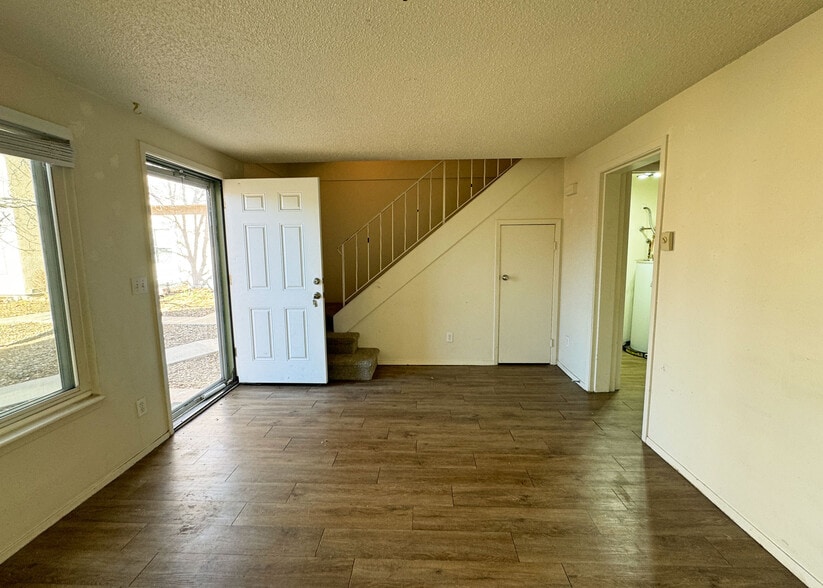 Building Photo - 1118 Darby St